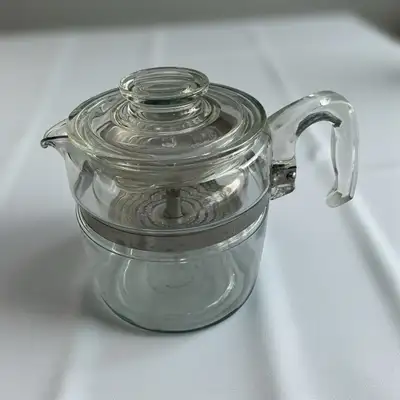 Cafetière vintage Pyrex Flameware – 6 tasses (#7756-B), complète et fonctionnelle. Très bon état, au...