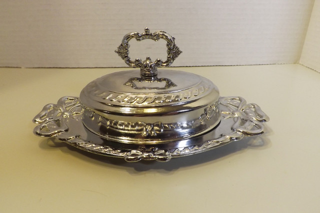 Stainless Steel Butter Dish / Serving Dish with Glass Insert in Kitchen & Dining Wares in Calgary - Image 3