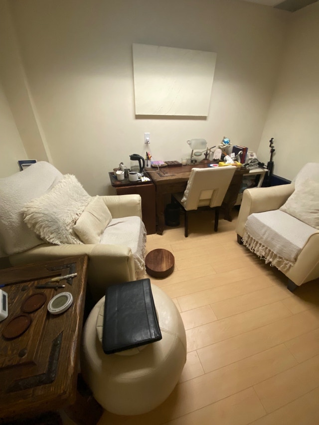 PROFESSIONAL ROOM FOR RENT IN PRIME VAUGHAN WESTON & LANGSTAFF Room