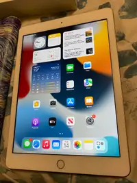 Apple iPad 5th Gen A1822 32GB, Wi-Fi , 9.7in - 2017- Gold $249
