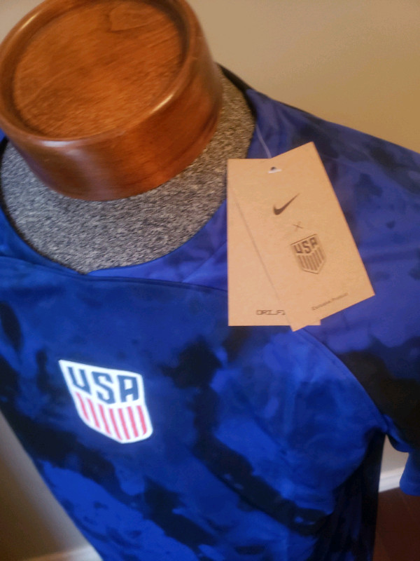 Team USA 2022 World Cup Soccer Jersey Large New with tags  in Men's in St. Catharines - Image 2