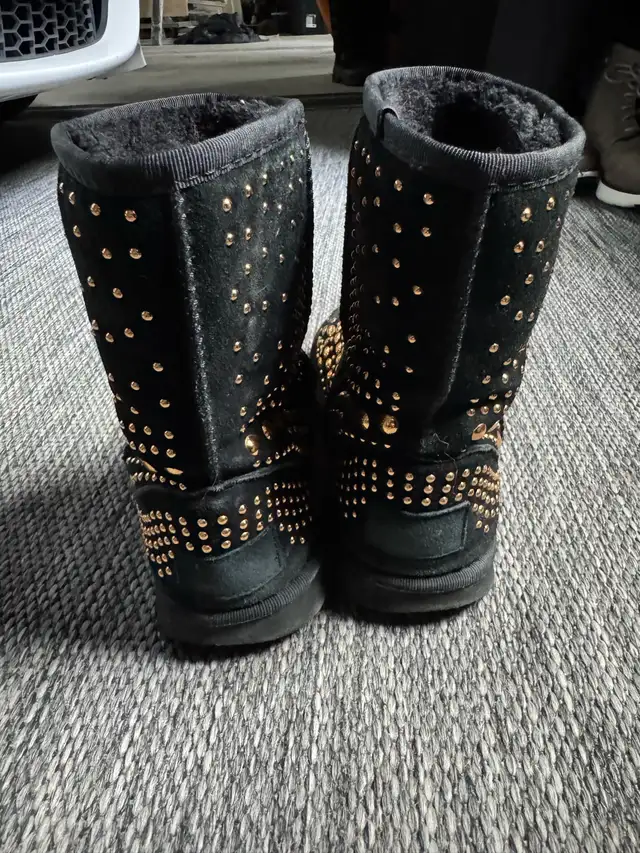 Jimmy Choo UGG boots 2010 in Women's - Shoes in Markham / York Region - Image 3