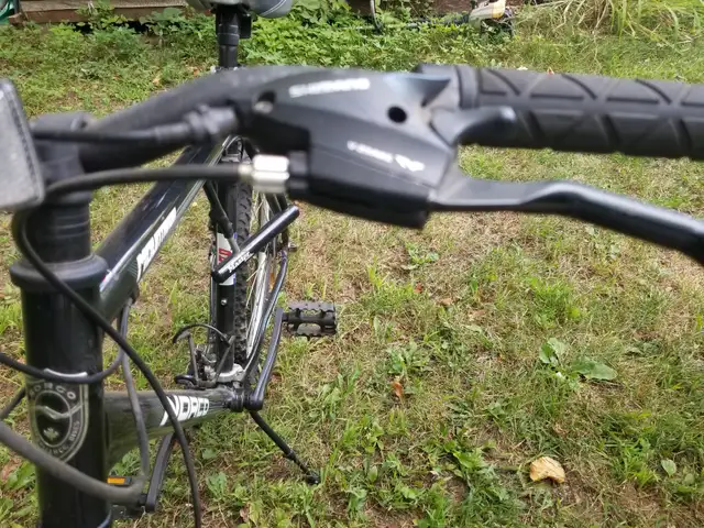 Vélo noir  pour homme in Cruiser, Commuter & Hybrid in Laval / North Shore - Image 9