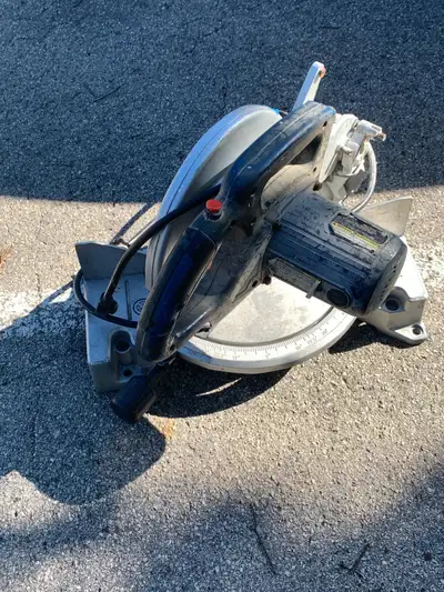 Good for rough cuts no safety plastic cover (broken) has a new blade on it cuts great