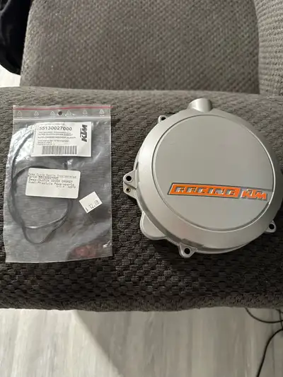2012 KTM 250 SX inner gasket casing and outside clutch cover , both brand new. Bought but never used...
