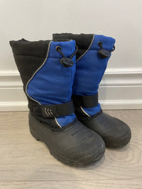 Boys toddler youth size 13 snow boots winter