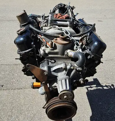 318 cubic inch complete motor. Engine Block# 2536030 (1967-75) - 318 LA Comes with what you see. Bee...