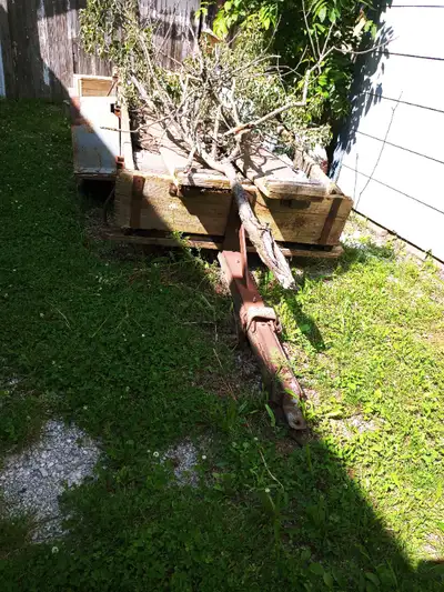 HAS A PINTLE STYLE HITCH PRICE IS FIRM AVAILABLE IN OIL SPRINGS