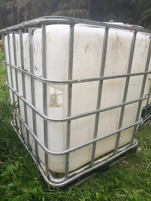 ICB totes in Other in Owen Sound - Image 4