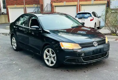 I’m selling my 2012 Volkswagen jetta 25. engine. The car drive and run perfectly fine Nothin g Wong...