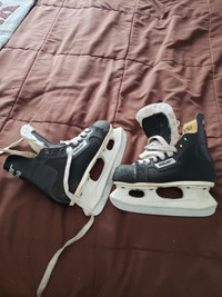 Skates Childs Bauer Used