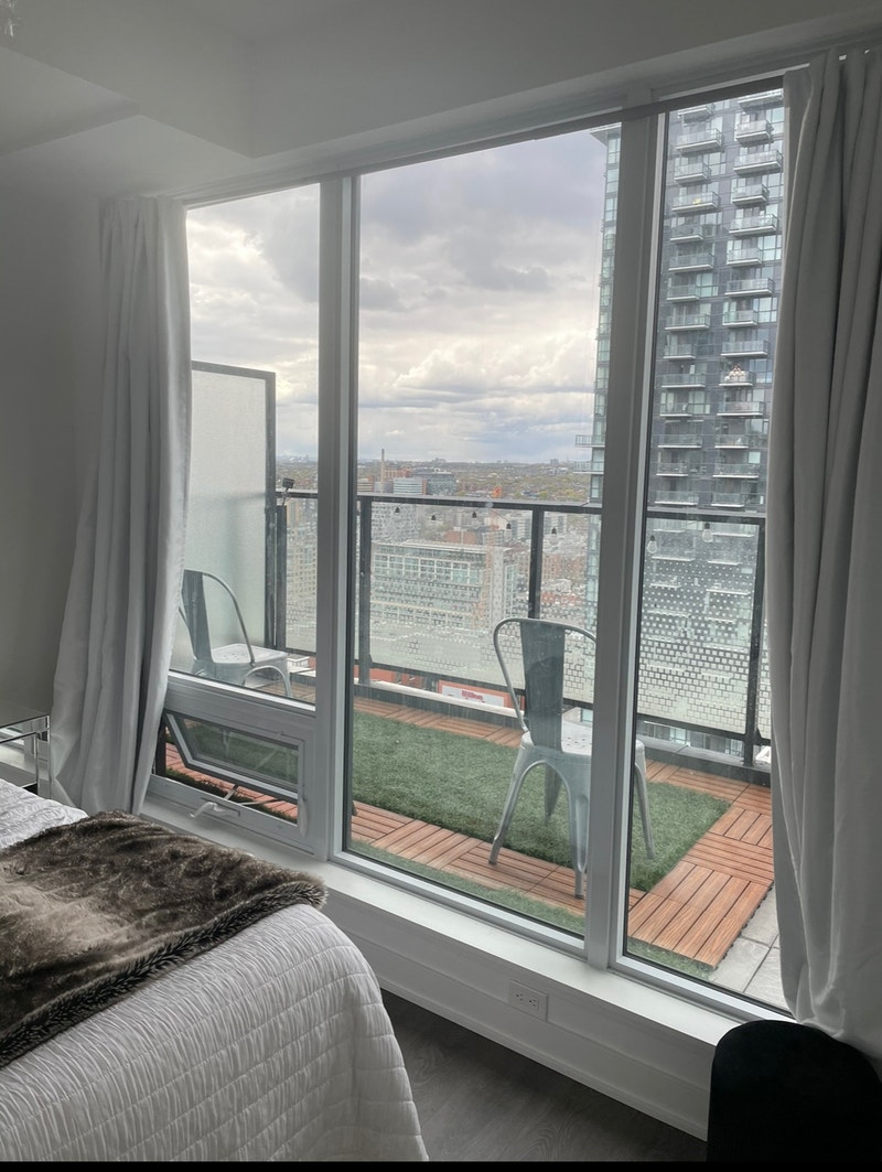 1 bedroom + Den for rent King Blue Condos Long Term Rentals City of