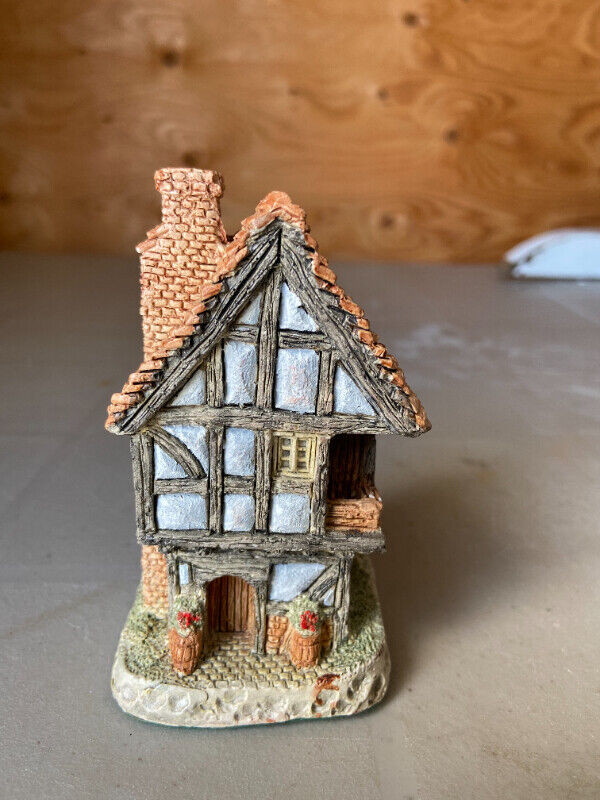 New priceDavid Winter - The Spinners Cottage, 1988 mint with box in Arts & Collectibles in Owen Sound