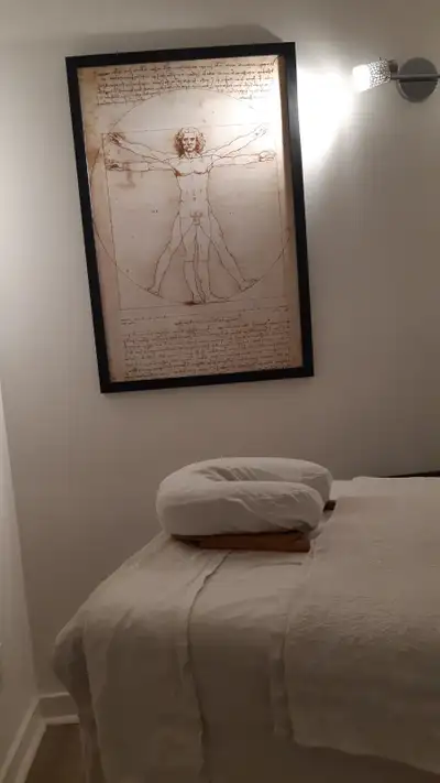 Massage professionnel (par homme thérapeute) qui est là pour vous aider à prendre soin de votre sant...