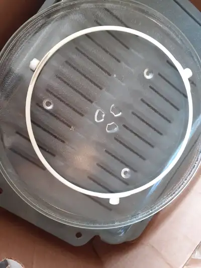 -- microwave glass plate -- 13.5" diameter -- $10 -- turntable roller wheel / plate support / rotati...