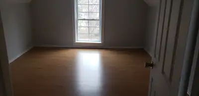 Port Perry Downtown – Beautiful 2 Bedroom Apartment + Sunroom