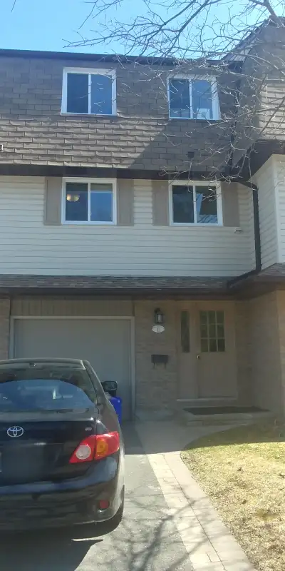 Two rooms available in the same house for next year! Nicely appointed and updated house within walki...