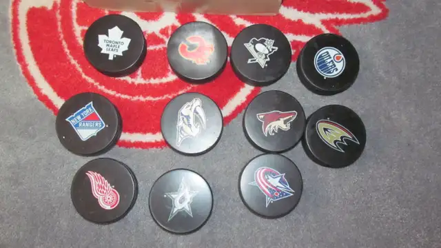 hockey rondelle pucks molson canadian serie 30 official nhl lnh in Arts & Collectibles in Laurentides - Image 5