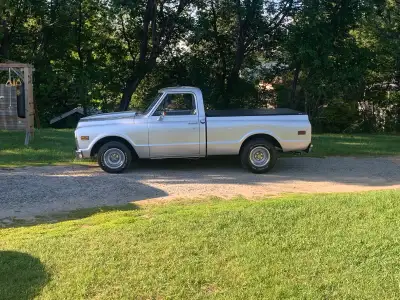 Sweet 1970 Chev C10 shortbox (original not cut down ) rebuilt 350 motor tons of new parts carb, alte...