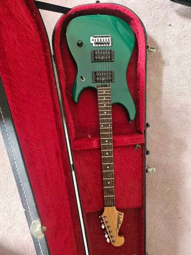 extreme green Washburn N1 electric guitar  in Guitars in Mississauga / Peel Region - Image 5