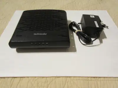 Modem câble fonctionne parfaitement. Raison de vente: changé pour la fibre. Prix un peu négociable....