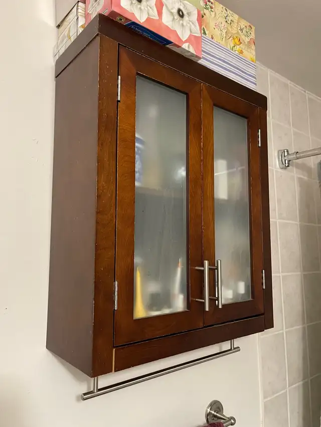 Wall Bathroom Shelving Unit in Hutches & Display Cabinets in Ottawa - Image 2