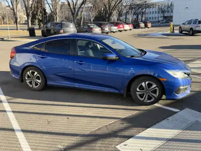 MANUAL / 6 Speed / Standard Transmisson 2018 LX model. No mechanical issues at all. Exterior and int...