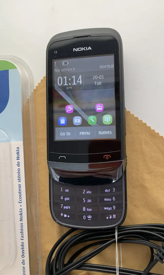 Nokia C2-02 Touch and Type  2G GSM 2MP Bluetooth Slide Phone in Cell Phones in City of Toronto - Image 8