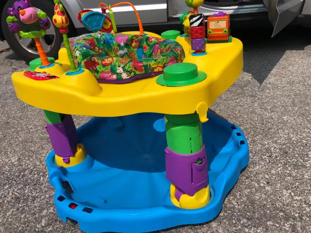 Baby exersaucer activity $55 in Playpens, Swings & Saucers in Mississauga / Peel Region - Image 4