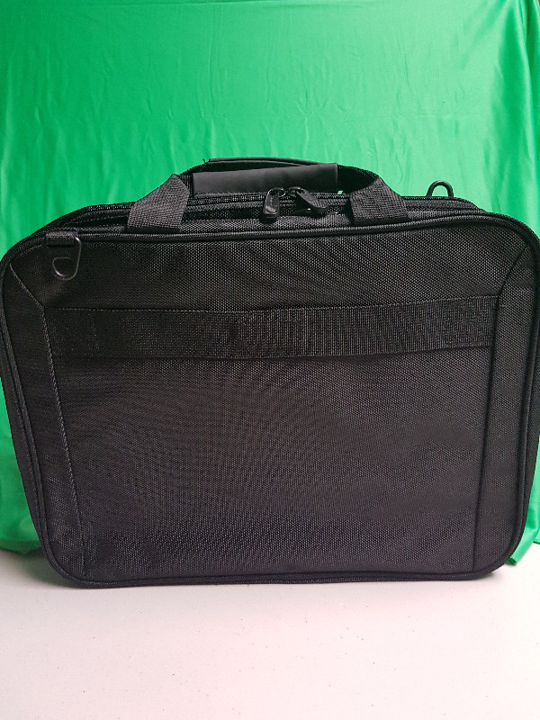 Targus Laptop Bag in Laptop Accessories in Windsor Region - Image 4