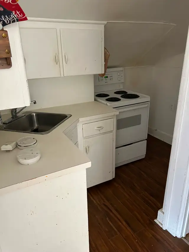 1 Bedroom with an office