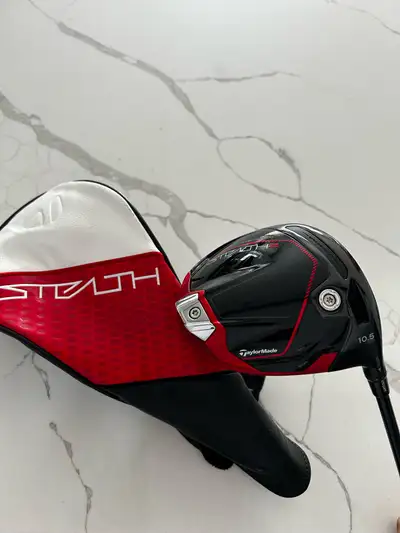 I'm selling my Taylormade Stealth 2 driver, featuring a 10.5-degree loft and a stiff Ventus shaft, i...