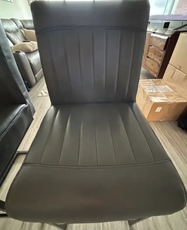 2 counter height stools (Berkeley Model - Urban Barn) in Chairs & Recliners in Winnipeg - Image 3