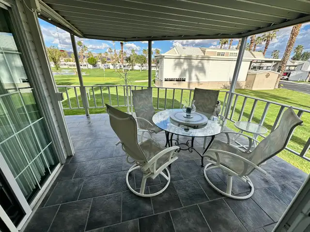 Palm Springs - Park Model  in 55+ Rancho Casa Blanca Resort in California in Canada - Image 3