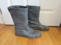 Roots Roll over Boots Grey Tribe Womens Size 8.5
