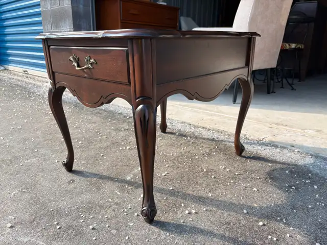 Single Solid Wood Side Table in Coffee Tables in Peterborough - Image 5
