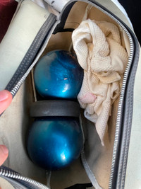 4 bowling ball avec 2 sac.