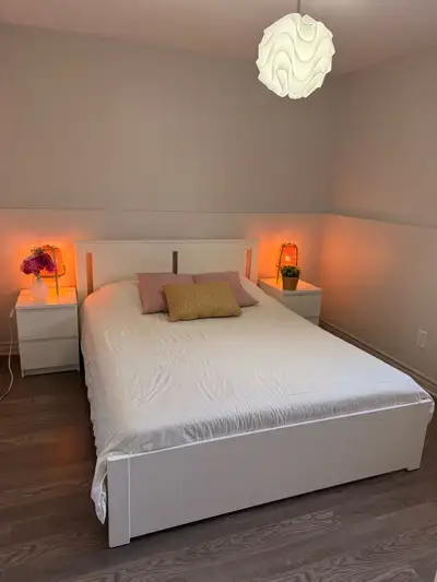 Lit Queen blanc (matelas inclus) , View more