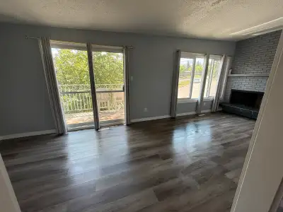 3 bedroom House(mainfloor) for rent