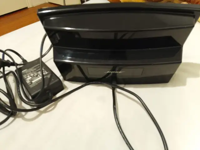 BOSE SOUNDLINK with BLUETOOTH 5.1 connection. Just Plug N Play in Stereo Systems & Home Theatre in Mississauga / Peel Region - Image 6