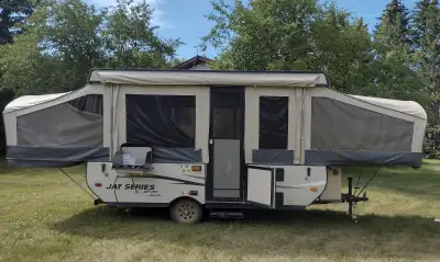 Sleeps 7, 6 comfortably. Upgraded thick queen mattress and a 2” memory foam topper on the double bed...