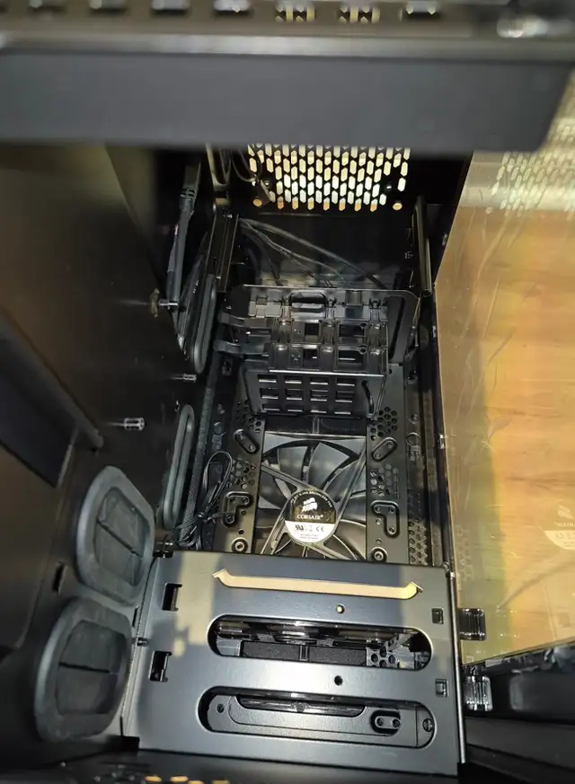 Corsair Obsidian Series 350D Mini-Tower Case (Window) in System Components in Oakville / Halton Region - Image 10