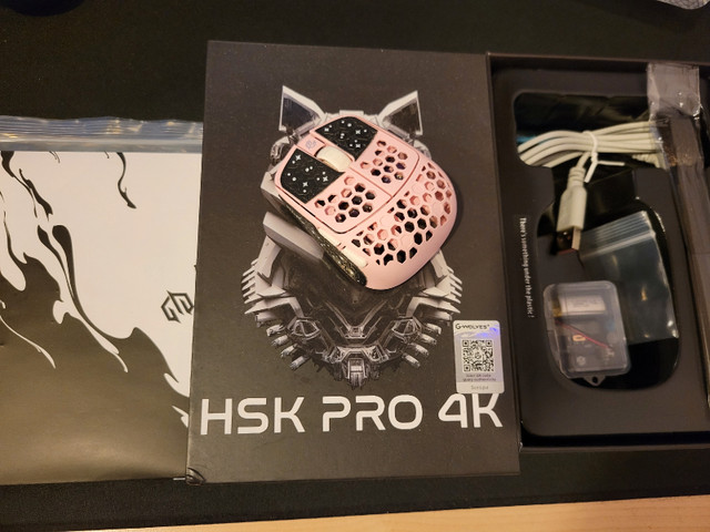 hsk pro 4k - 29 gram wireless gaming mouse in Mice, Keyboards & Webcams in Edmonton - Image 2