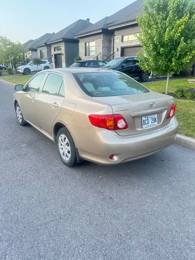 Toyota Corolla 2009 automatique - Mécanique et transmission A1 - Barrures électriques - Très propre...