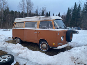 1972 Volkswagen Bus / Vanagon