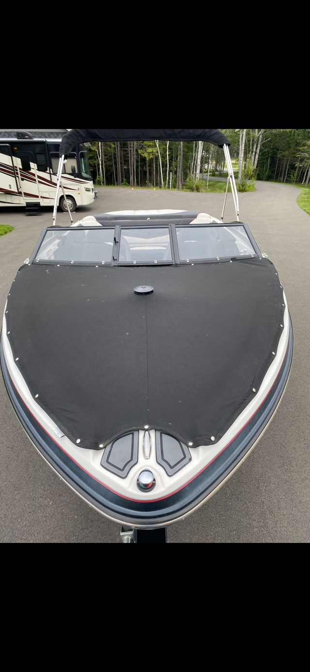 2013 Larson LSR2000 in Powerboats & Motorboats in Moncton - Image 4