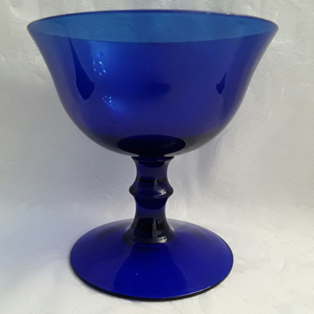 VINTAGE COBALT BLUE SHERBERT/CHAMPAGNE GLASSES in Arts & Collectibles in Hamilton