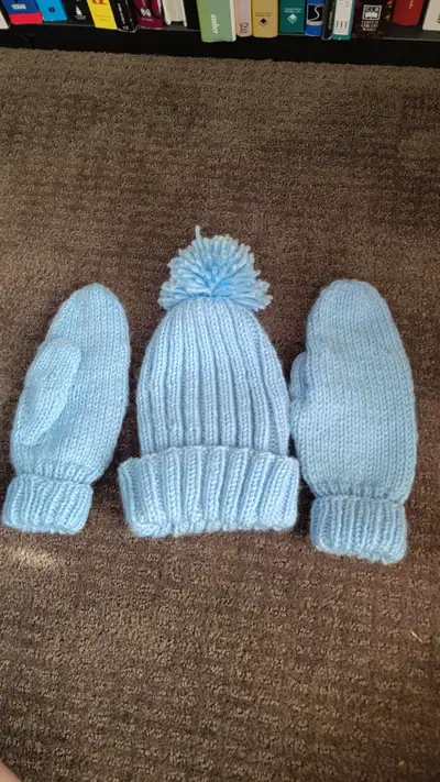 Gand knit youth - small adult hat and mitt set brand new, View more