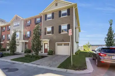 PLEASE READ. SERIOUS INQUIRIES ONLY!!! Address is 1040 Coronation drive. Only 2nd bedroom is availab...