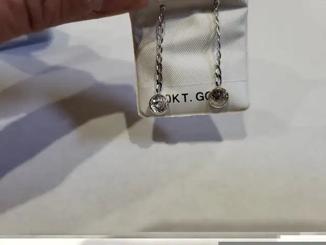 Brand New 10K White Gold Diamond Moissanite Earrings For Sale in Jewellery & Watches in London - Image 5